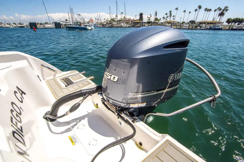 Slide: The Image of Sea Fox 228 Commander 2021 - 14