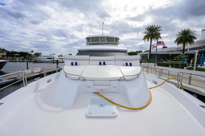 Slide: The Image of Hatteras 80 2006 - 23