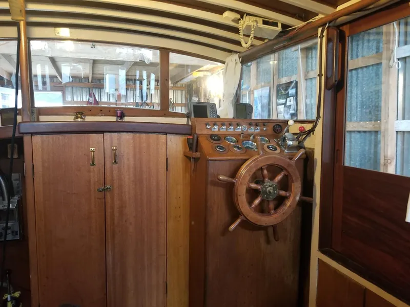 Slide: The Image of Jensen Cruiser 1931 - 1