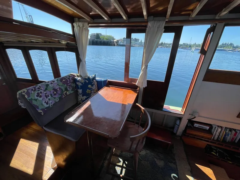 Slide: The Image of Jensen Cruiser 1931 - 4