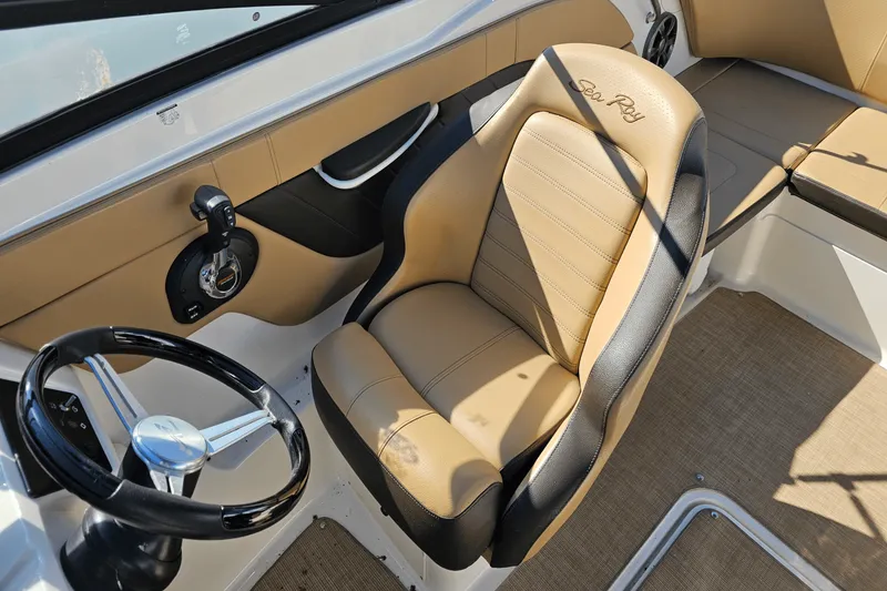 Slide: The Image of Sea Ray 21 SPX-OB 2019 - 27