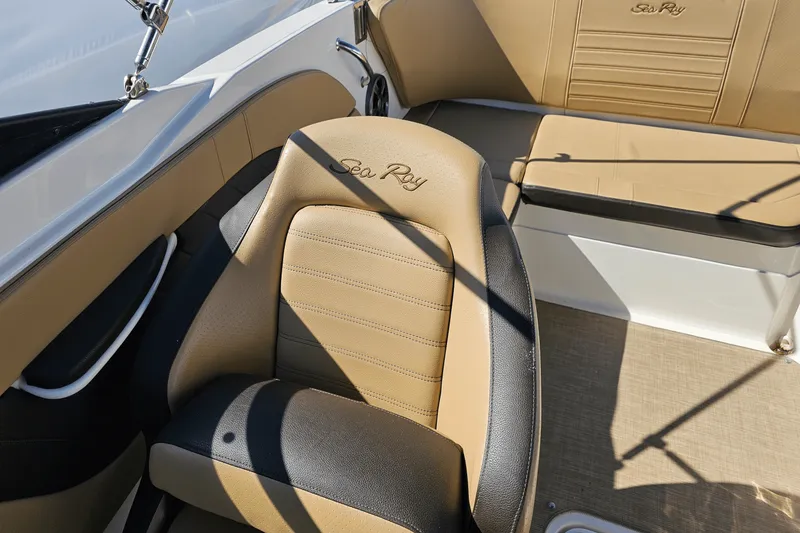 Slide: The Image of Sea Ray 21 SPX-OB 2019 - 28