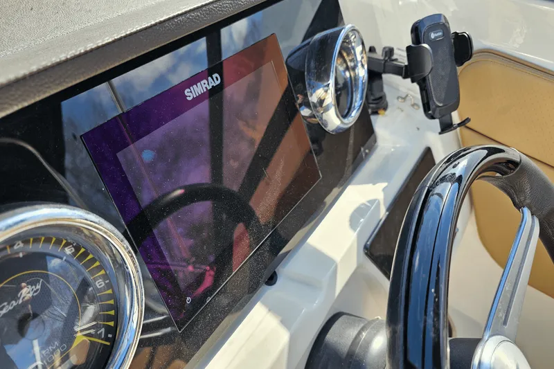 Slide: The Image of Sea Ray 21 SPX-OB 2019 - 30