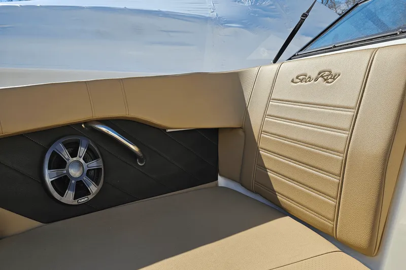 Slide: The Image of Sea Ray 21 SPX-OB 2019 - 35