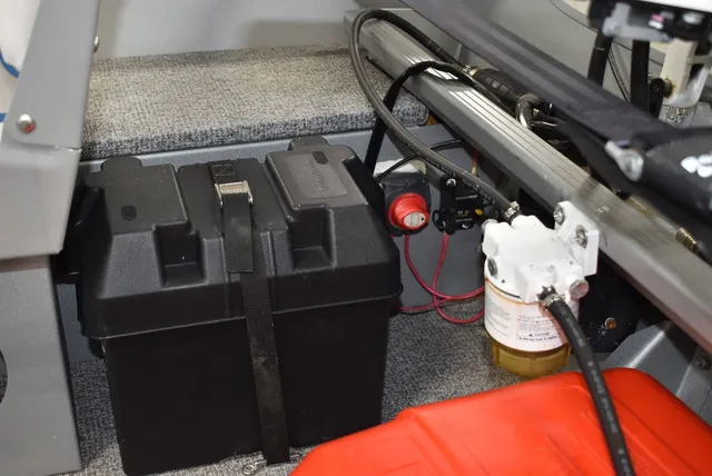 Slide: The Image of Alumacraft V 16 Tiller 2024 - 14
