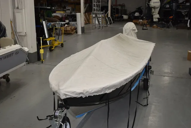 Slide: The Image of Alumacraft V 16 Tiller 2024 - 36