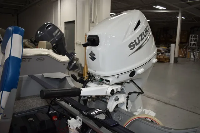 Slide: The Image of Alumacraft V 16 Tiller 2024 - 13
