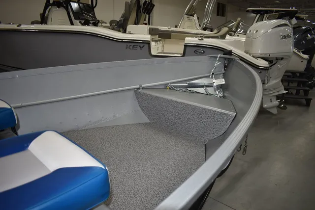 Slide: The Image of Alumacraft V 16 Tiller 2024 - 8