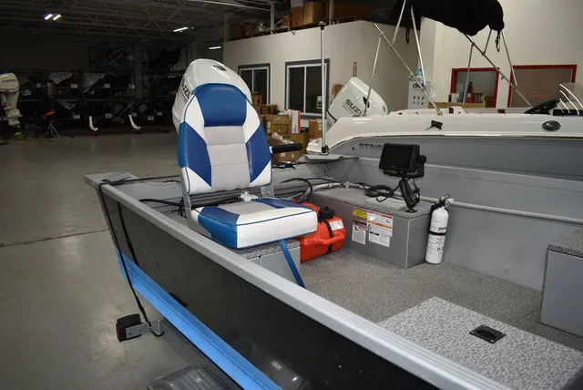 Slide: The Image of Alumacraft V 16 Tiller 2024 - 4