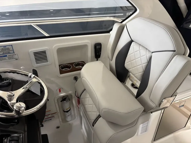 Slide: The Image of Pursuit Boats OS 325 2025 - 20