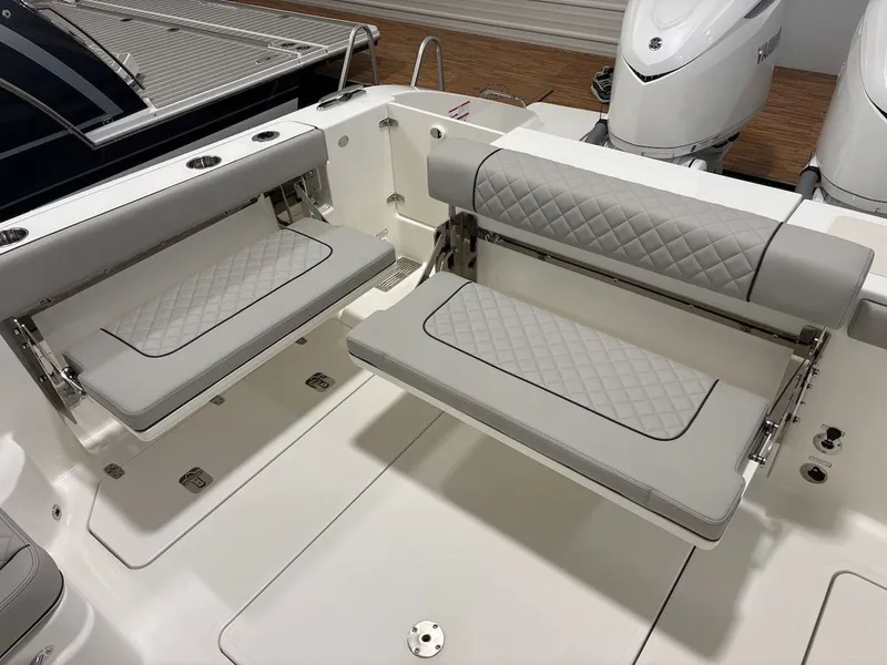 Slide: The Image of Pursuit Boats OS 325 2025 - 9