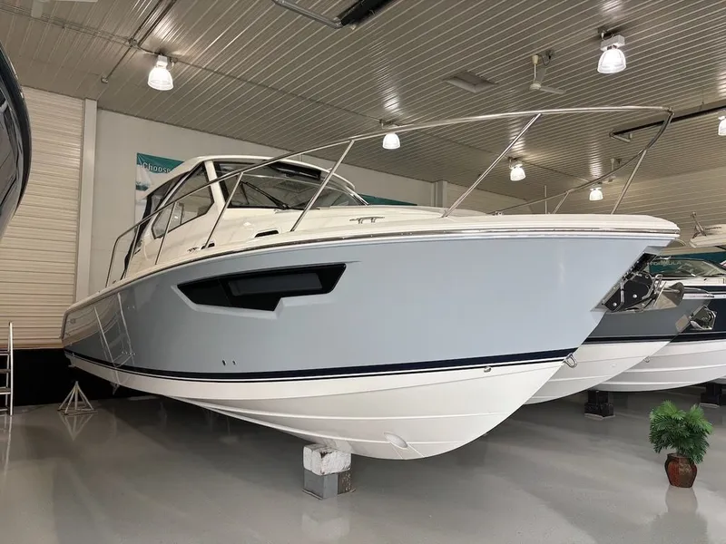 Slide: The Image of Pursuit Boats OS 325 2025 - 4