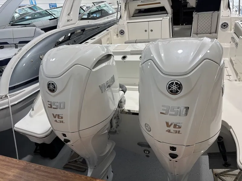 Slide: The Image of Pursuit Boats OS 325 2025 - 5