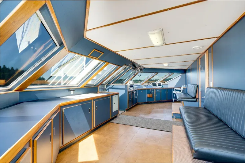 Slide: The Image of Dakota Creek Catamaran Helicopter Capable 1999 - 19