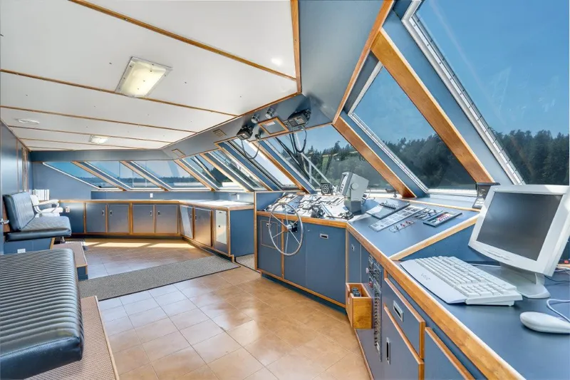 Slide: The Image of Dakota Creek Catamaran Helicopter Capable 1999 - 20