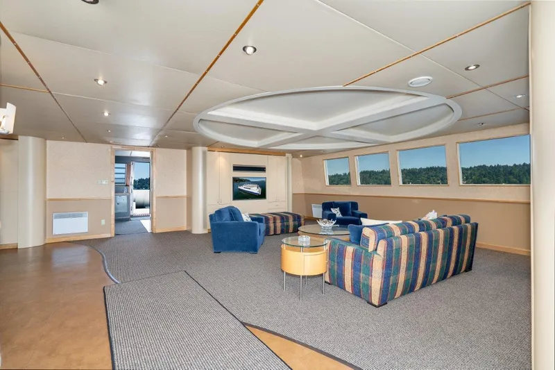 Slide: The Image of Dakota Creek Catamaran Helicopter Capable 1999 - 24