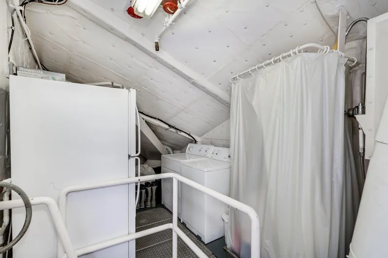 Slide: The Image of Dakota Creek Catamaran Helicopter Capable 1999 - 72