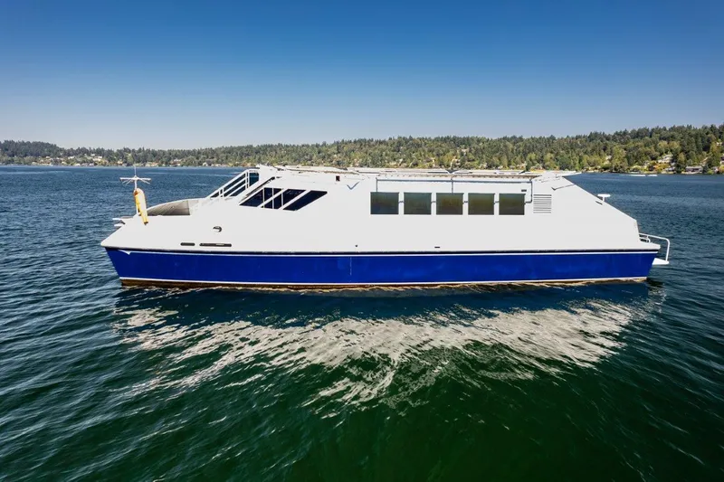 Slide: The Image of Dakota Creek Catamaran Helicopter Capable 1999 - 8