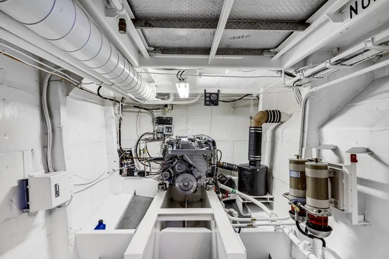 Slide: The Image of Dakota Creek Catamaran Helicopter Capable 1999 - 90