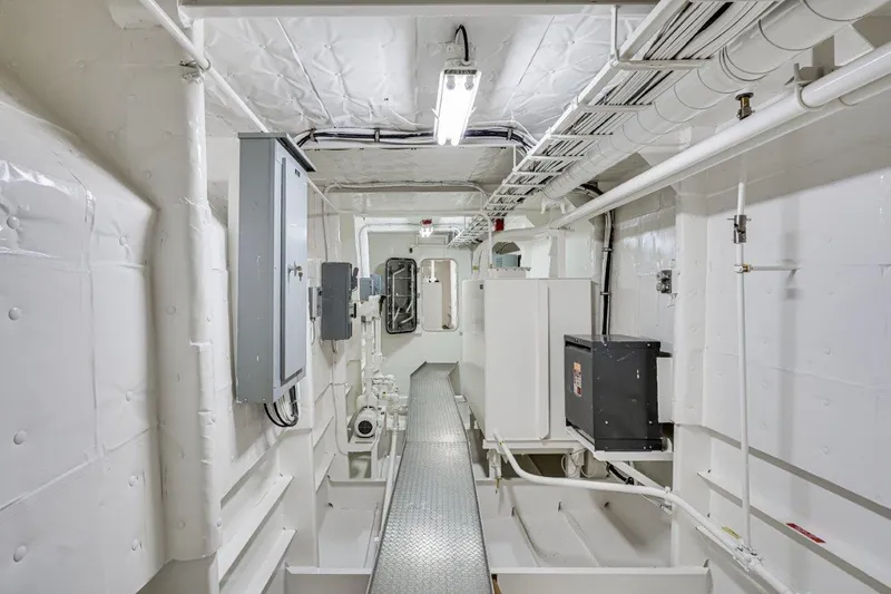 Slide: The Image of Dakota Creek Catamaran Helicopter Capable 1999 - 93