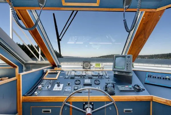 Slide: The Image of Dakota Creek Catamaran Helicopter Capable 1999 - 21
