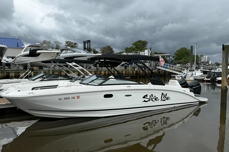 Slide: The Image of Sea Ray 290 SDX OB 2024 - 3