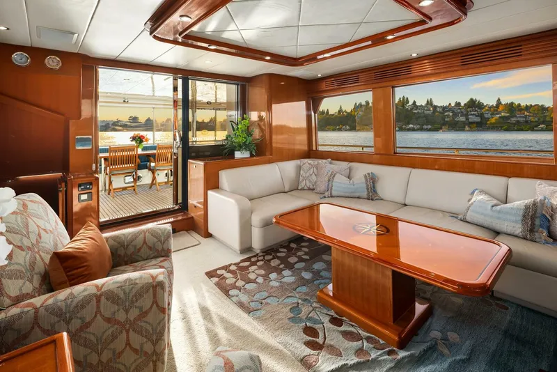 Slide: The Image of Hampton Yachts 720 Skylounge LRC 2014 - 6