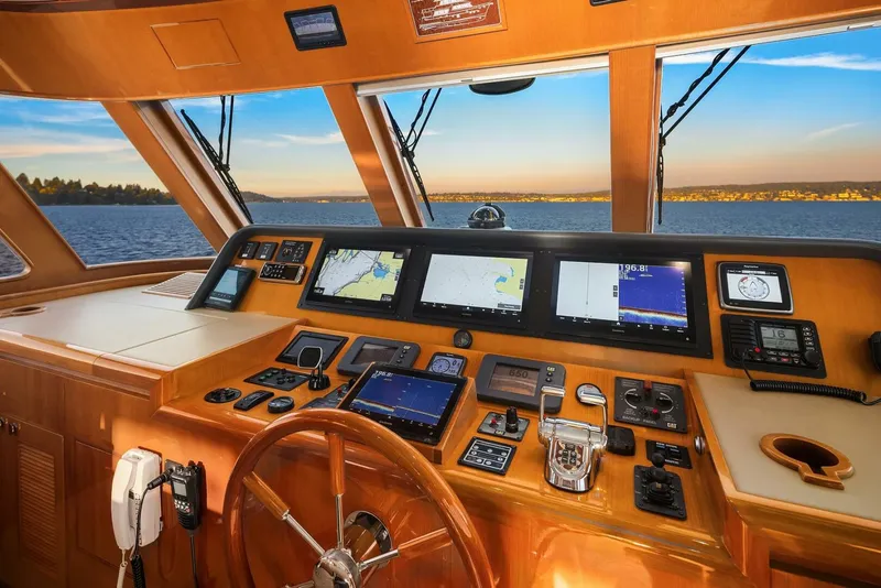 Slide: The Image of Hampton Yachts 720 Skylounge LRC 2014 - 30