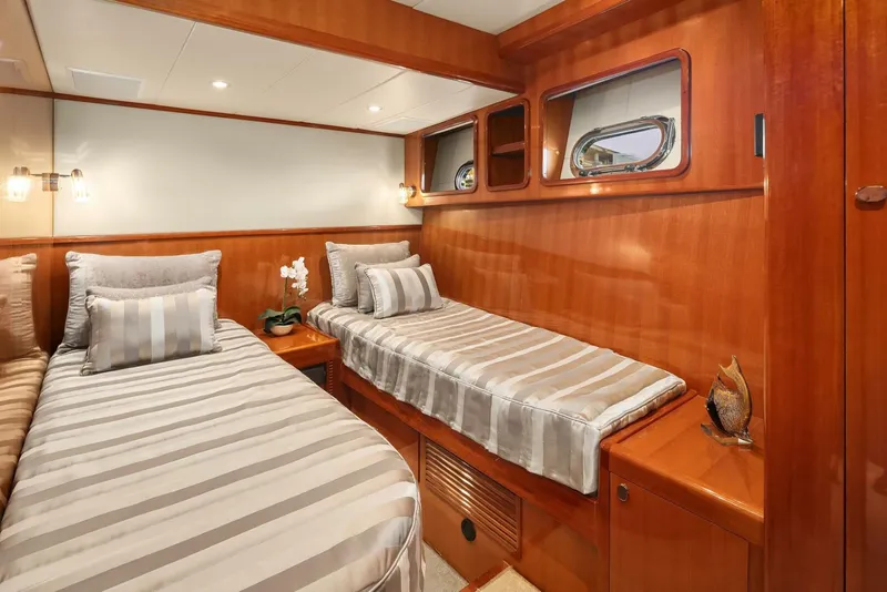 Slide: The Image of Hampton Yachts 720 Skylounge LRC 2014 - 52