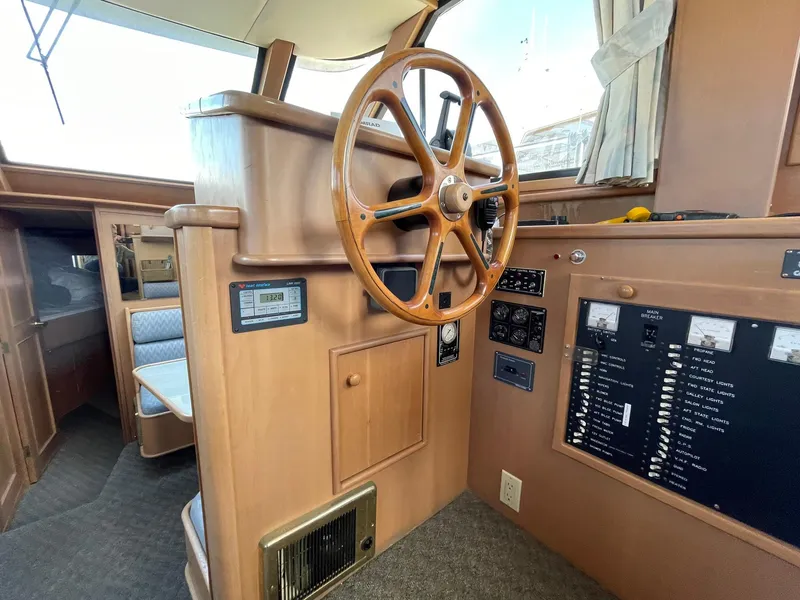 Slide: The Image of Queenship Motor Yacht 1994 - 1