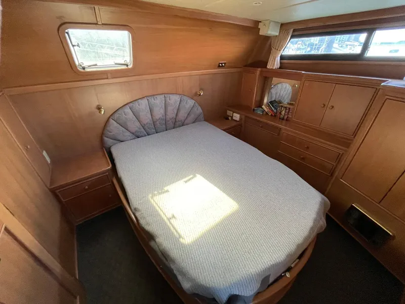 Slide: The Image of Queenship Motor Yacht 1994 - 3