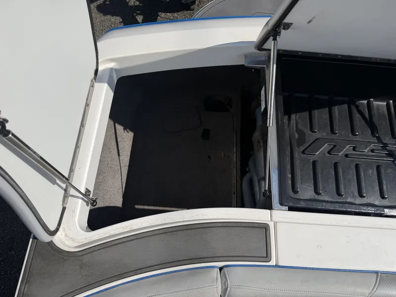 Slide: The Image of MB Sports Sport Boat B52 21 WB 2013 - 10