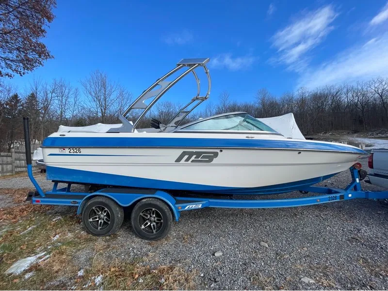 Slide: The Image of MB Sports Sport Boat B52 21 WB 2013 - 2