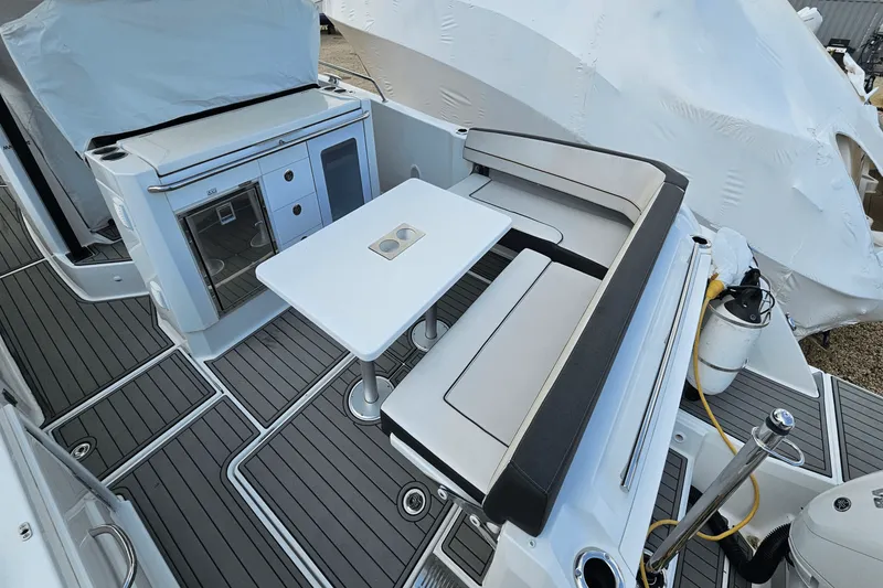 Slide: The Image of Jeanneau 10.5 LEADER CC 2023 - 14