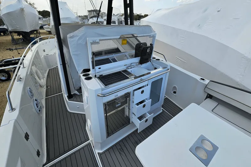 Slide: The Image of Jeanneau 10.5 LEADER CC 2023 - 23