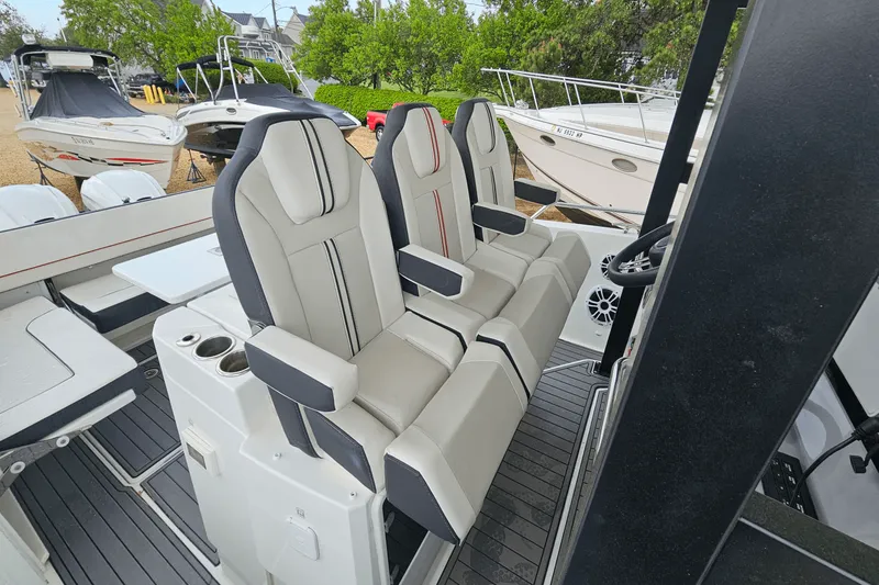 Slide: The Image of Jeanneau 10.5 LEADER CC 2023 - 32