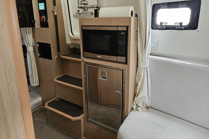 Slide: The Image of Jeanneau 10.5 LEADER CC 2023 - 37