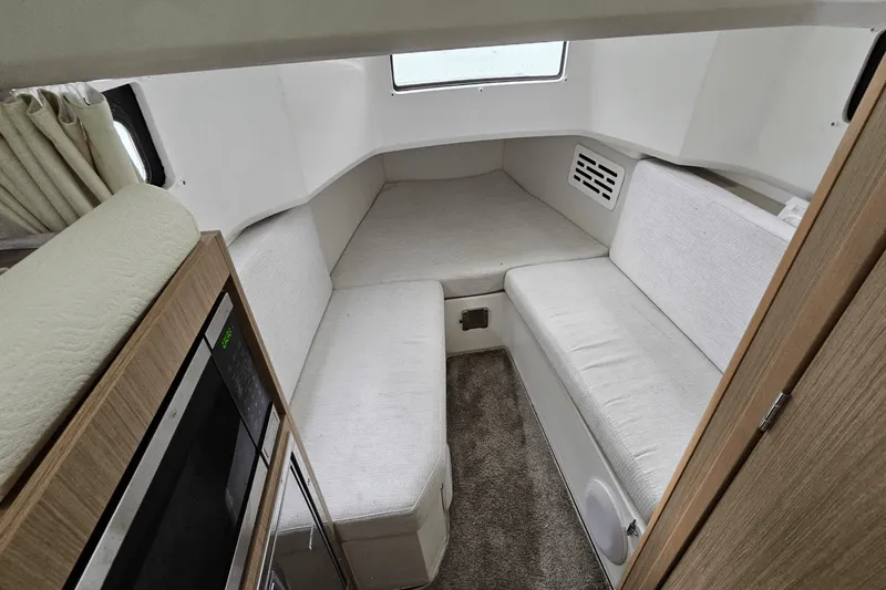 Slide: The Image of Jeanneau 10.5 LEADER CC 2023 - 38