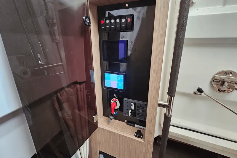 Slide: The Image of Jeanneau 10.5 LEADER CC 2023 - 44