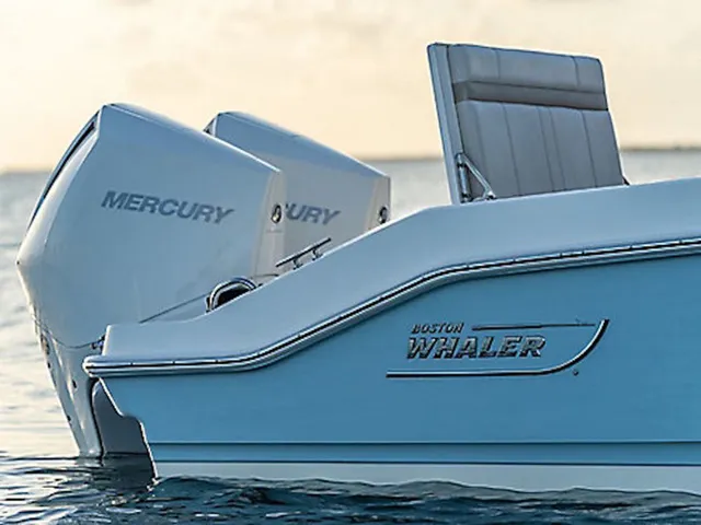 Slide: The Image of Boston Whaler 280 Dauntless 2026 - 4