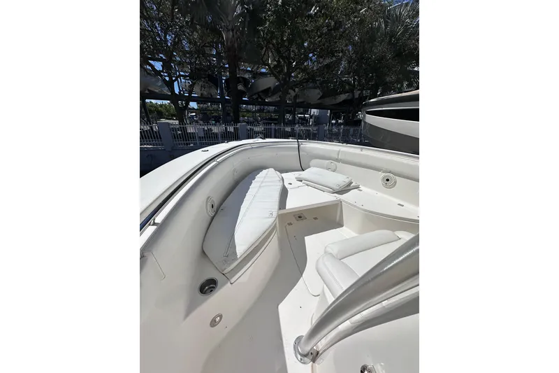 Slide: The Image of Robalo R300 Center Console 2011 - 24