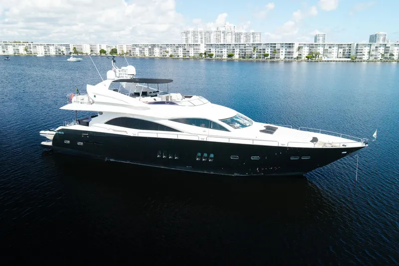 Slide: The Image of Sunseeker 90 Yacht 2008 - 1