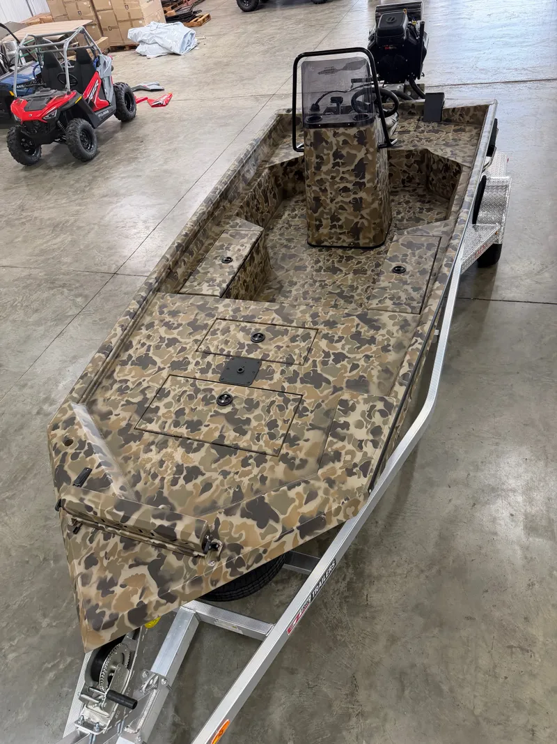 Slide: The Image of Excel 1860 SHALLOW WATER F4 CENTER CONSOLE 2027 - 10
