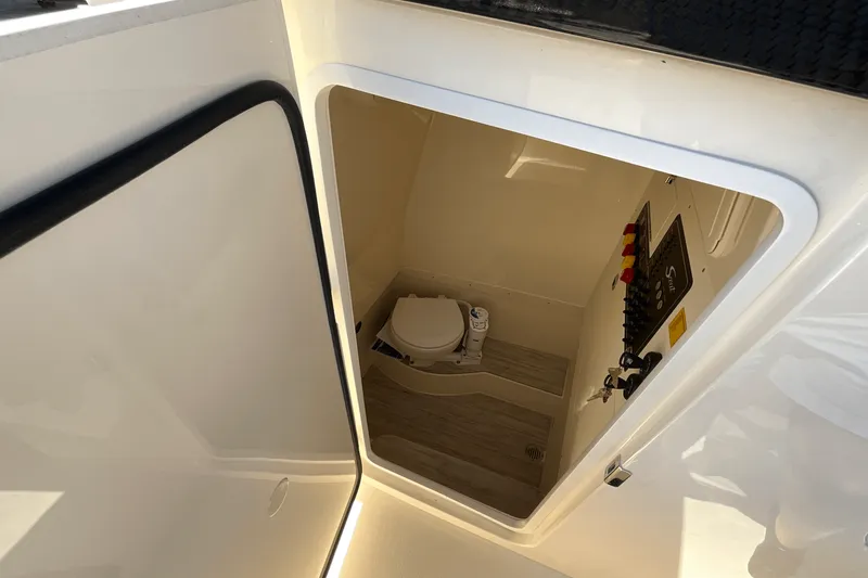 Slide: The Image of Scout 260 LXF 2025 - 10