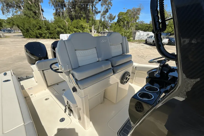 Slide: The Image of Scout 260 LXF 2025 - 16