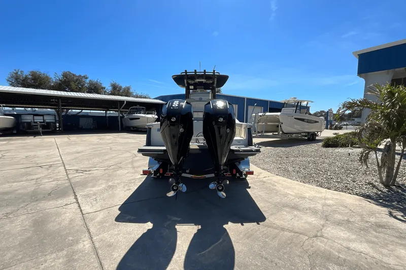 Slide: The Image of Scout 260 LXF 2025 - 4