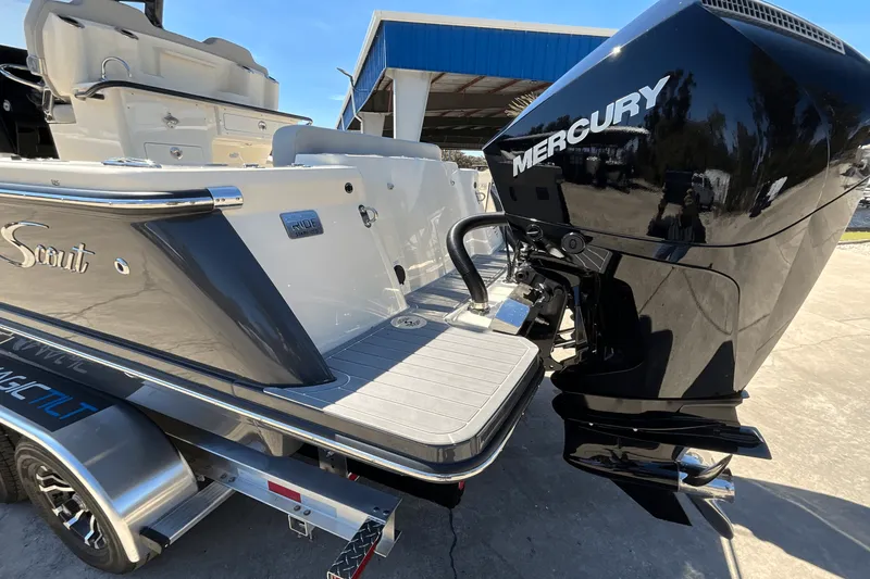 Slide: The Image of Scout 260 LXF 2025 - 6