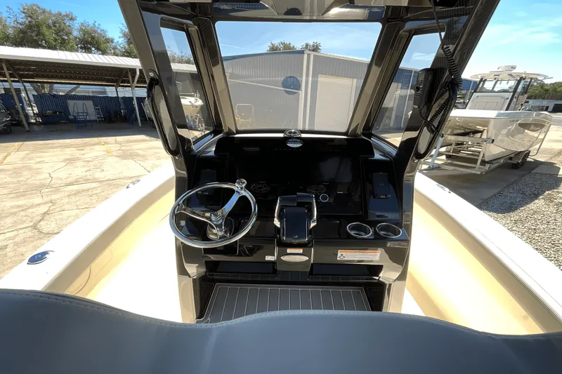 Slide: The Image of Scout 260 LXF 2025 - 8