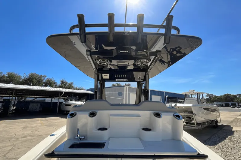 Slide: The Image of Scout 260 LXF 2025 - 9