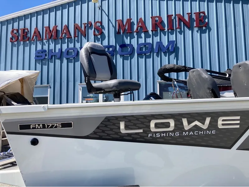 Slide: The Image of Lowe Fishing Machine Side Console FM 1775 SC 2025 - 14